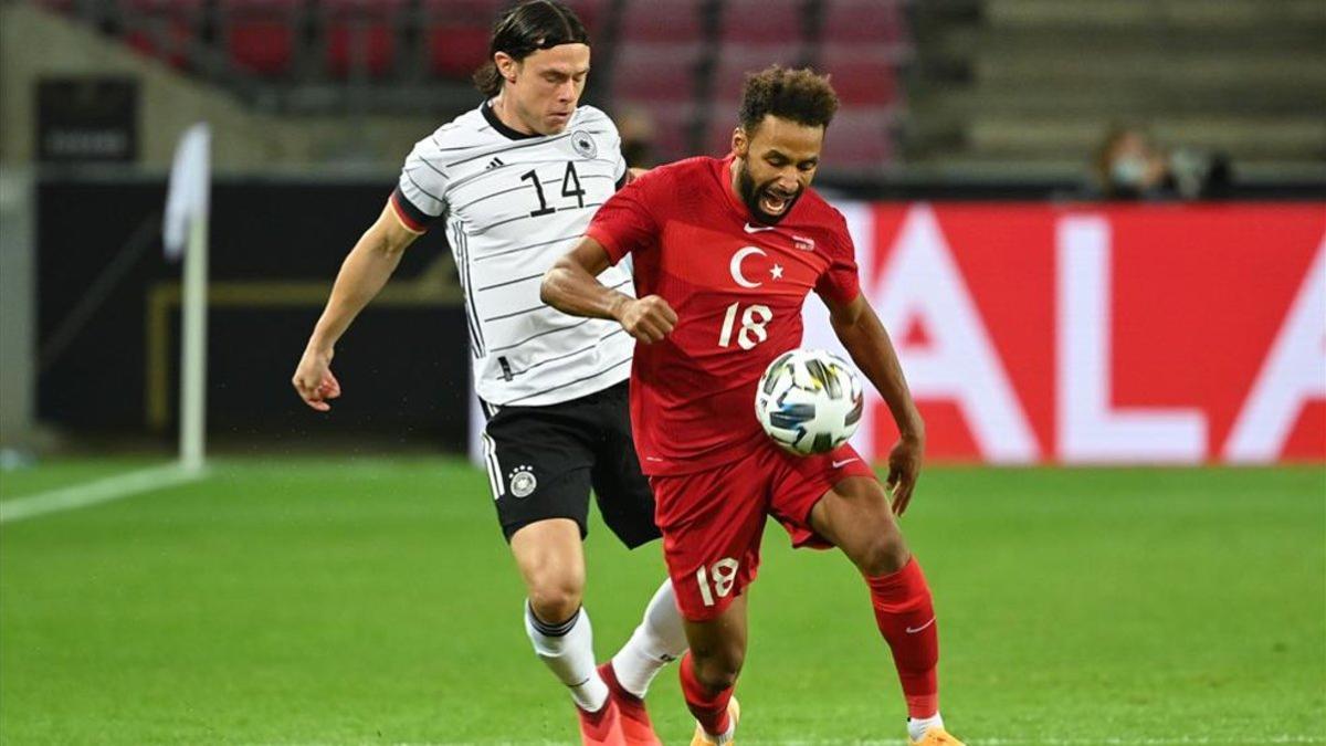 Partido 'alegre' entre Alemania y Turquía