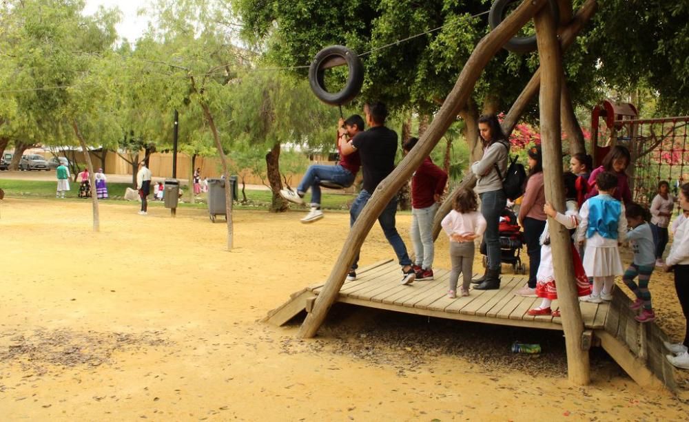 Ambiente en el Jardín de la Seda durante el Bando de la Huerta