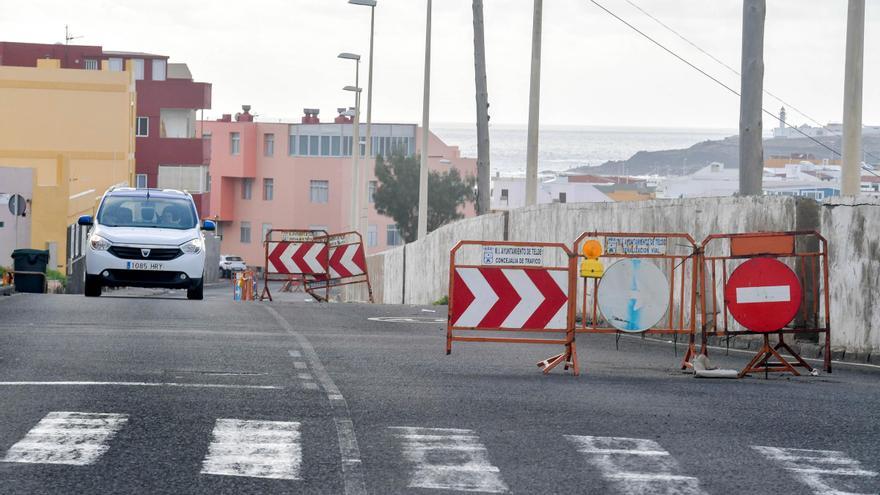 Los vecinos de La Garita avisan de un posible derrumbe en la calle Orquídea