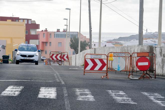 Los vecinos avisan de un posible derrumbe en la calle Orquídea (La Garita)