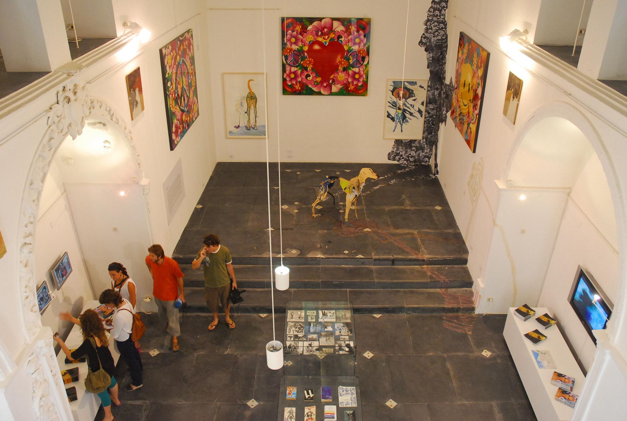 Exposición en el interior de la Iglesia de l'Hospitalet en Dalt Vila, tras la reforma