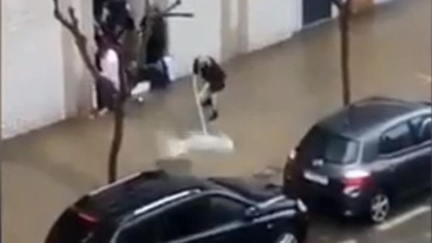 El vídeo de la lluvia en Vila-real que se ha hecho viral: &quot;¿Pero qué hacen?&quot;