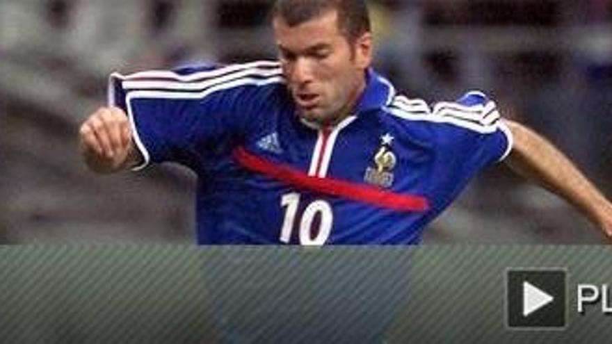 Zinedine Zidane, dos gols bessons que converteixen un algerià en rei de França