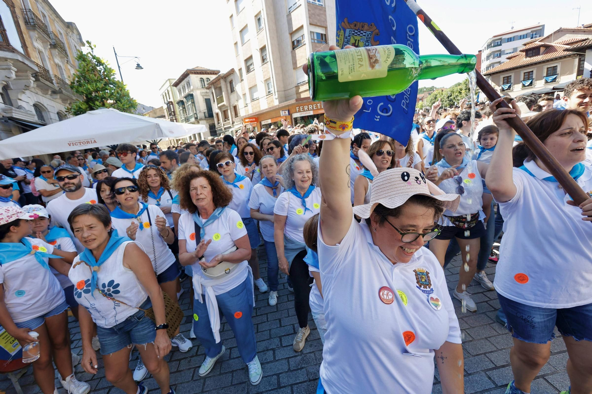 EN IMÁGENES: así ha arrancado el Carmín de la Pola 