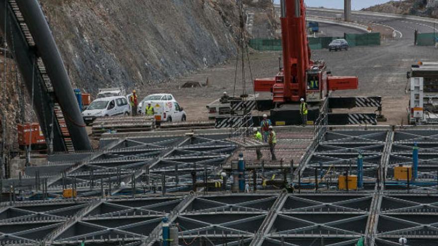 Imagen de archivo de las obras realizadas en viaducto en Adeje el Anillo Insular de Tenerife.