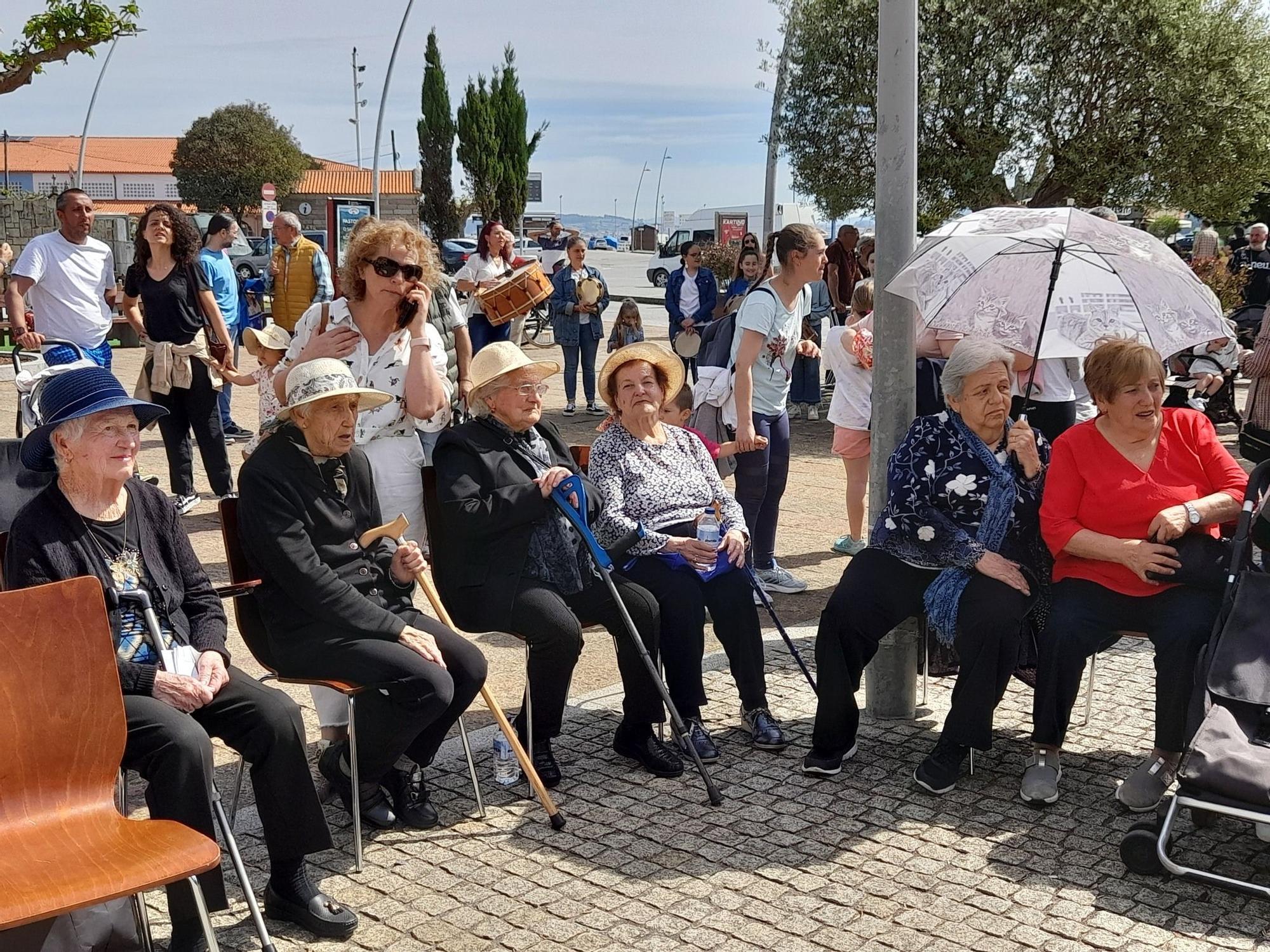 Los usuarios del programa Vellos Tempos no dejan de entretenerse y divertirse.