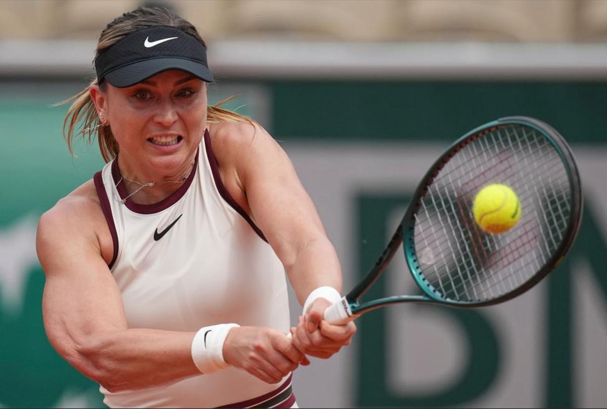 Paula Badosa durant una acció de la tercera ronda a Roland Garros.