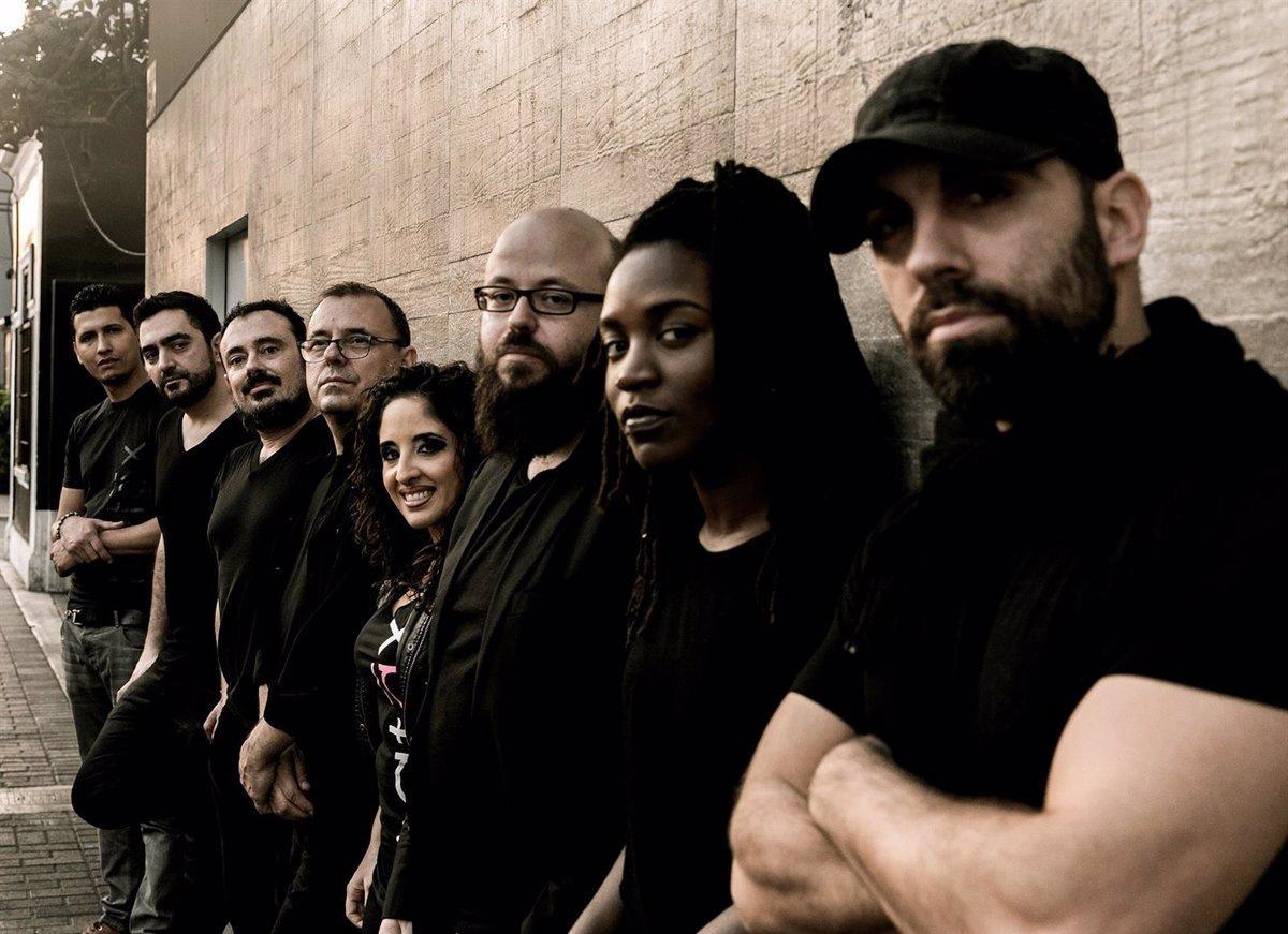 La banda Patáx, liderada por el percusionista Jorge Pérez, actuará este mes de mayo en el Centro Cívico Universidad.