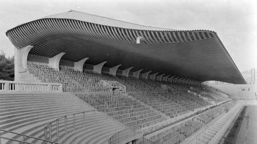 Estadio del Barça de Les Corts, con el voladizo de Eduardo Torroja.