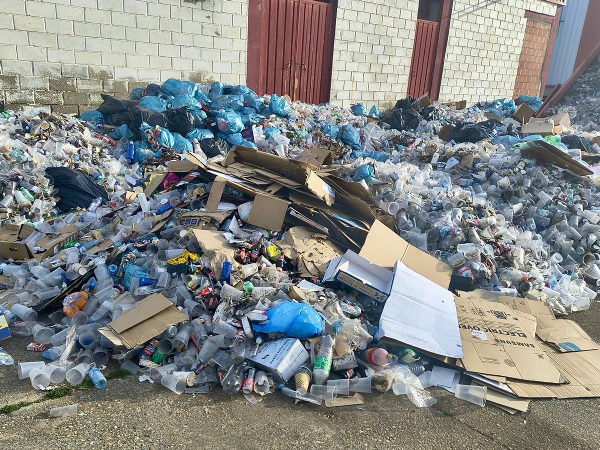 La basura recogida durante las fiestas. El plástico es el principal residuo.