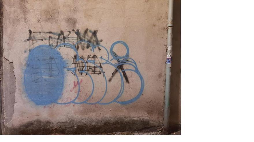 Cazado haciendo una pintada en el barrio pontevedrés de Campolongo