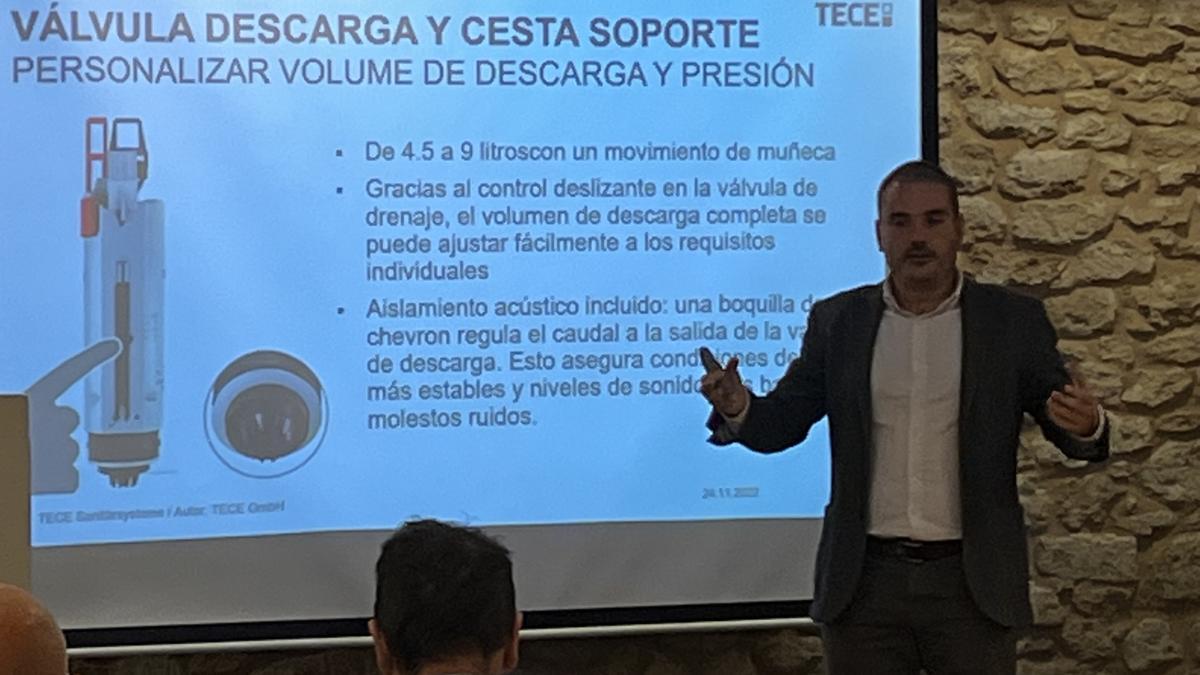 Profesionales de la construcción asistieron a esta presentación de TECE de la mano de Suministros Ibiza.