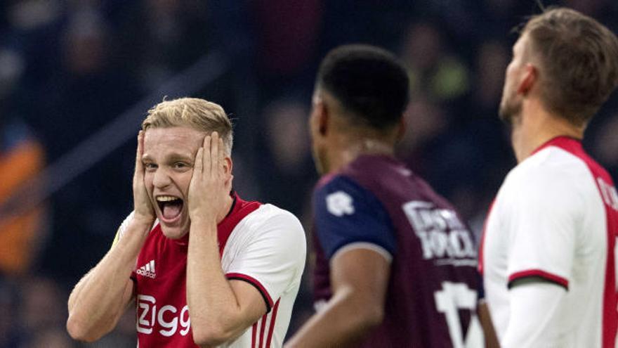 Batacazo del Ajax antes de la visita del Valencia