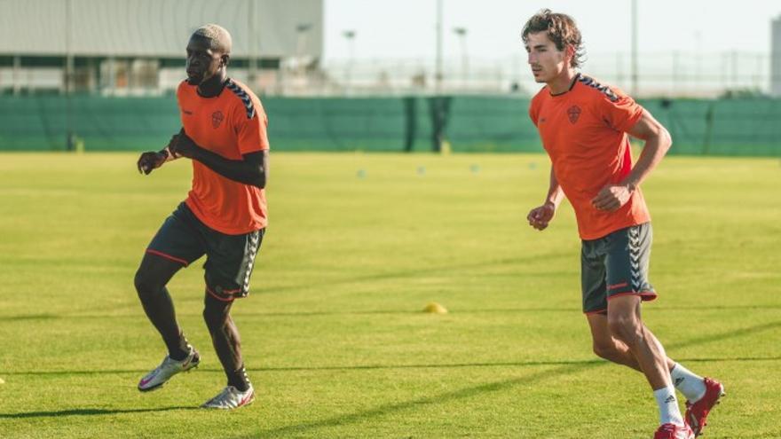 Pere Milla y Mfulu, durante un entrenamiento