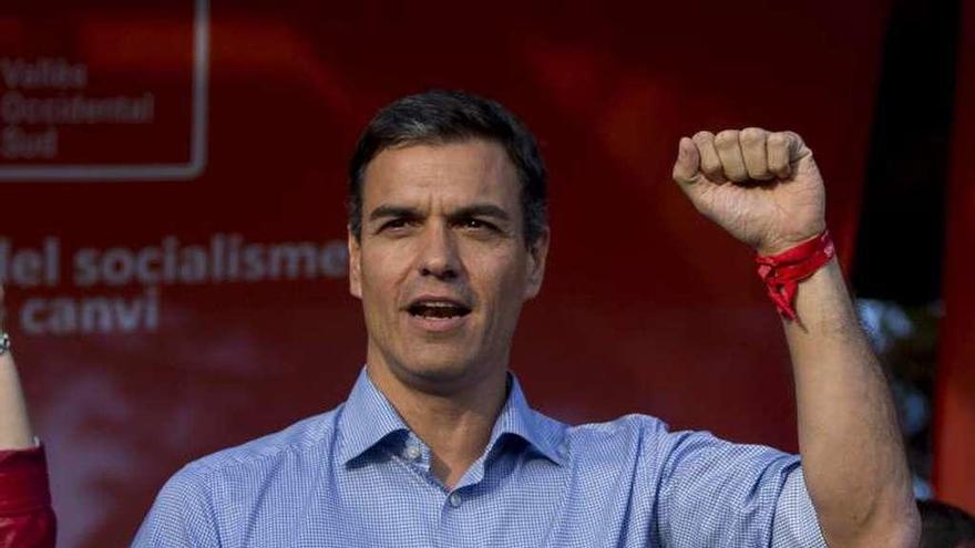 Pedro Sánchez, en un acto de campaña en Sabadell. // Efe