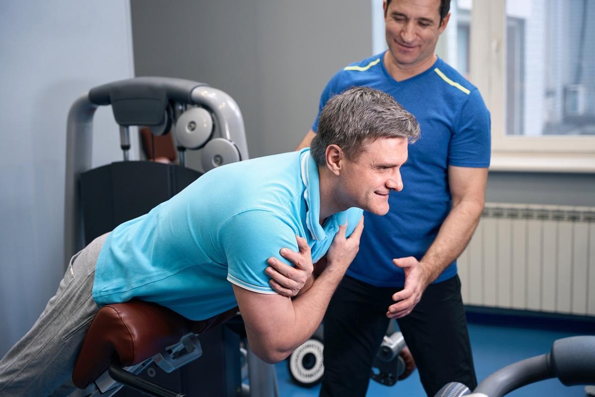 EJERCICIOS ESPALDA GYM  La rutina de ejercicios que fortalece la espalda y  te hace ganar músculo