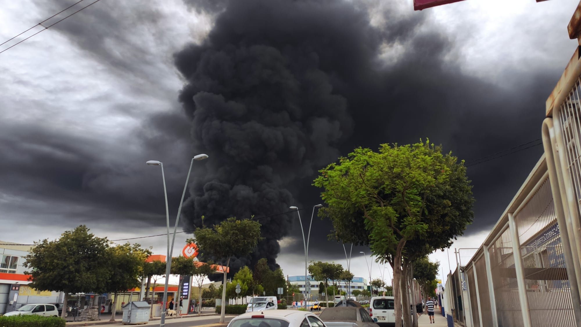 Shocking images of the San Vicente del Raspeig factory fire