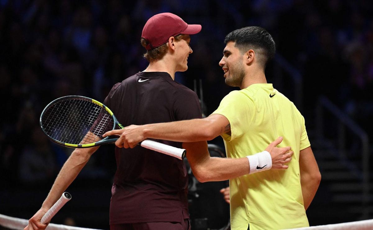 Alcaraz s’endú el primer pols de l’any contra Sinner