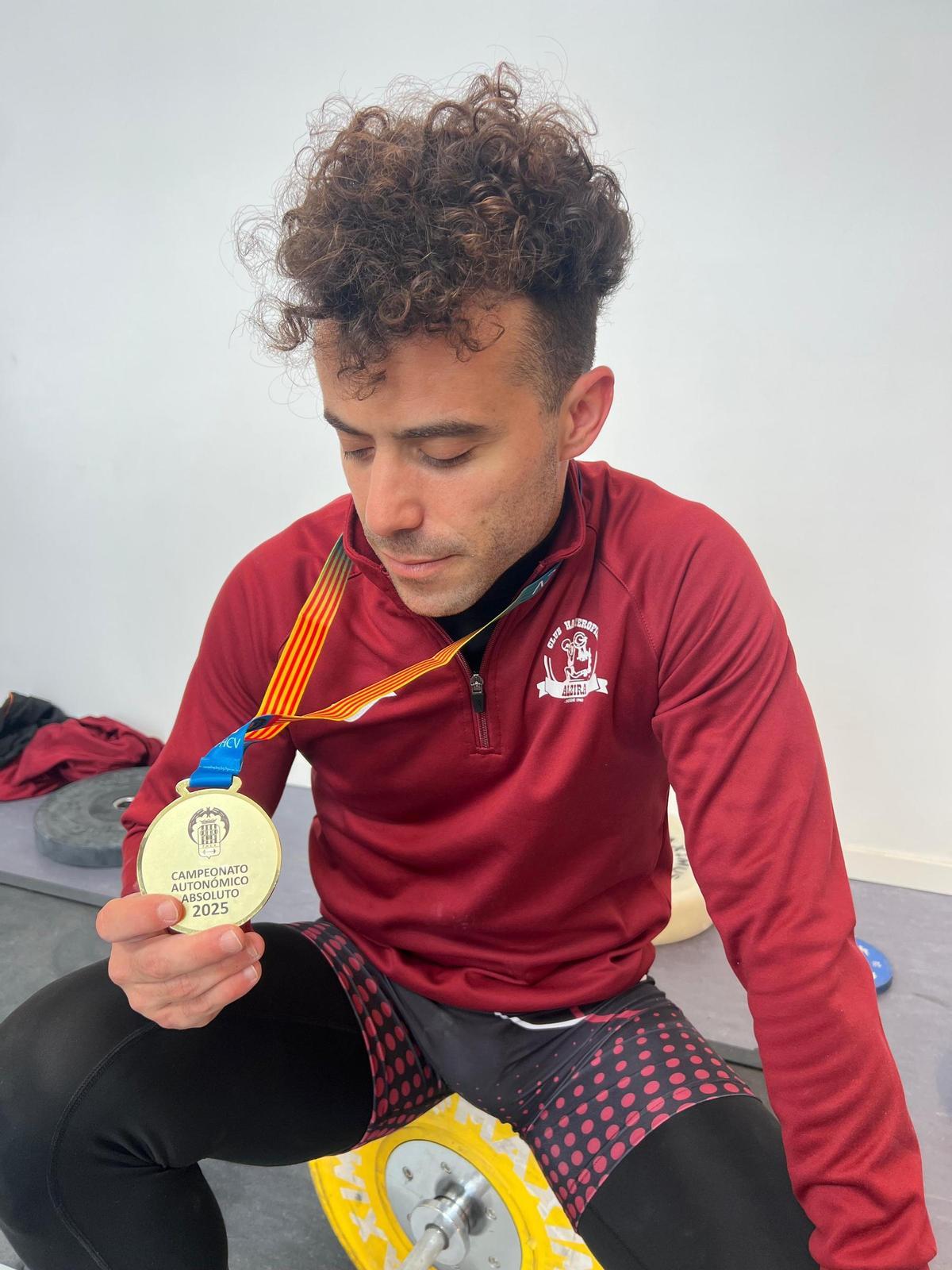 Joan Marco con la medalla de oro.