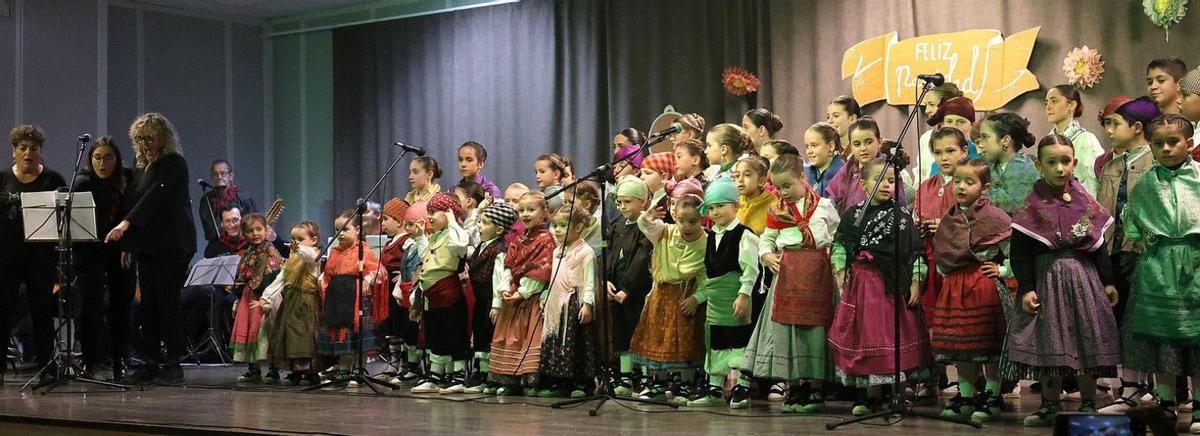 Los Pueblos tiran de tradición y solidaridad para vivir las fiestas | TONI TORRANO