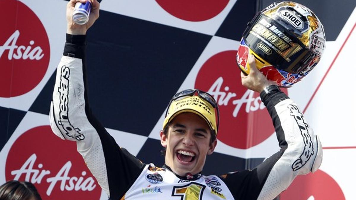 Marc Márquez celebra la consecución del título mundial de Moto2.