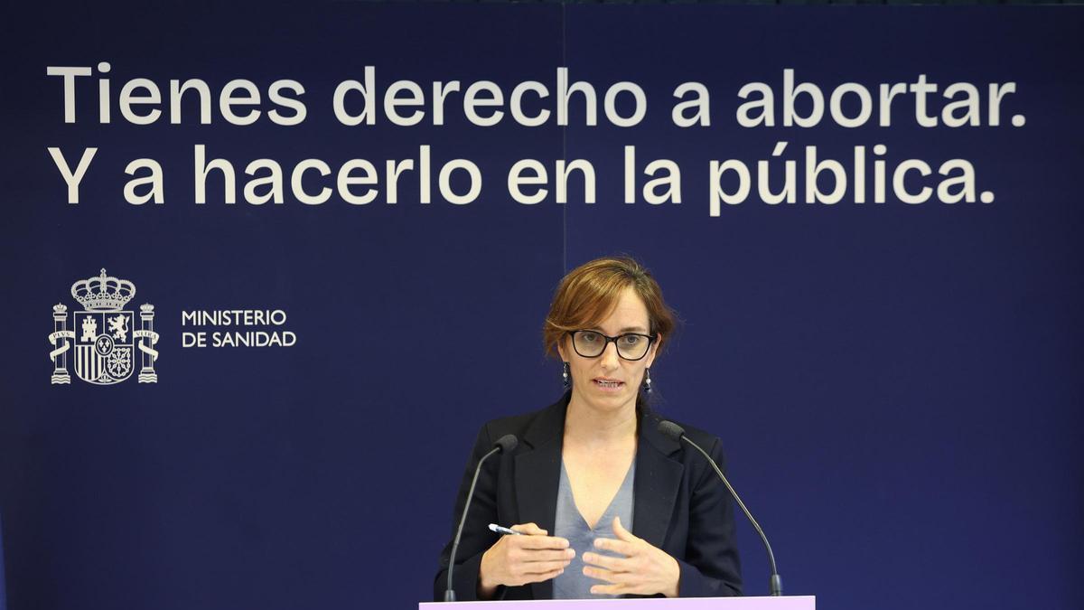 Sanidad pide a la Abogacía del Estado forzar a Madrid a crear el registro de objetores al aborto