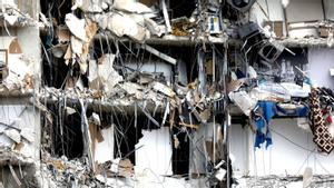 Un centenar de desapareguts després de l’ensorrament d’un edifici d’apartaments a Miami