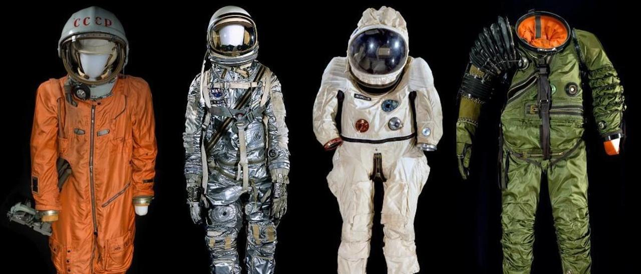La NASA presenta los nuevos trajes de sus astronautas