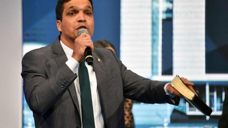 Cabo Daciolo busca ser el presidente de Brasil y encomienda su campaña a Dios