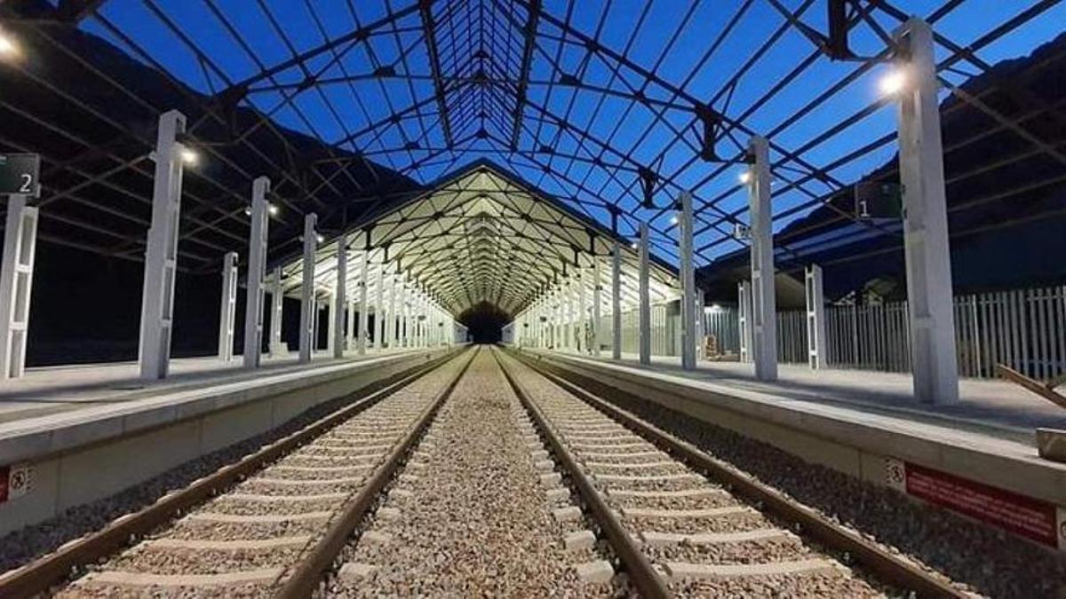 Andenes de la estación de Canfranc tras la remodelación ejecutada.