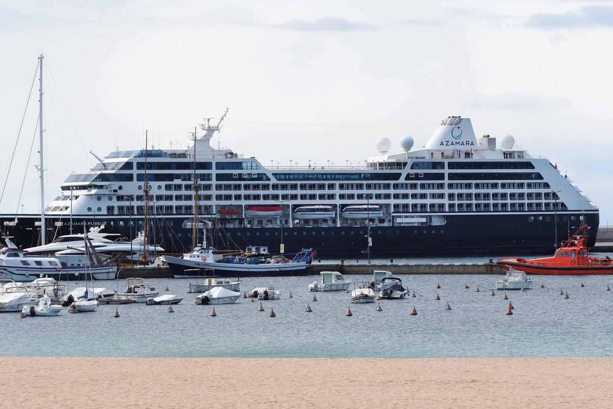 El creuer Azamara a Palamós.