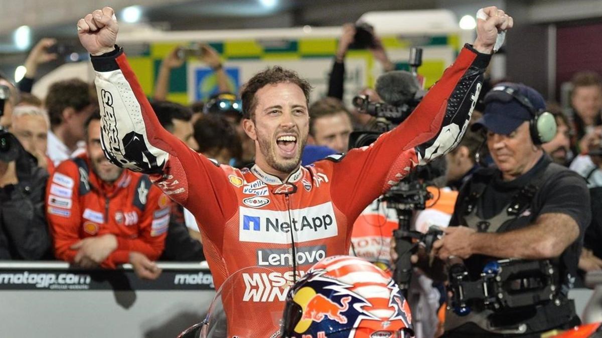 Andrea Dovizioso celebra su victoria en el Gran Premio de Catar.