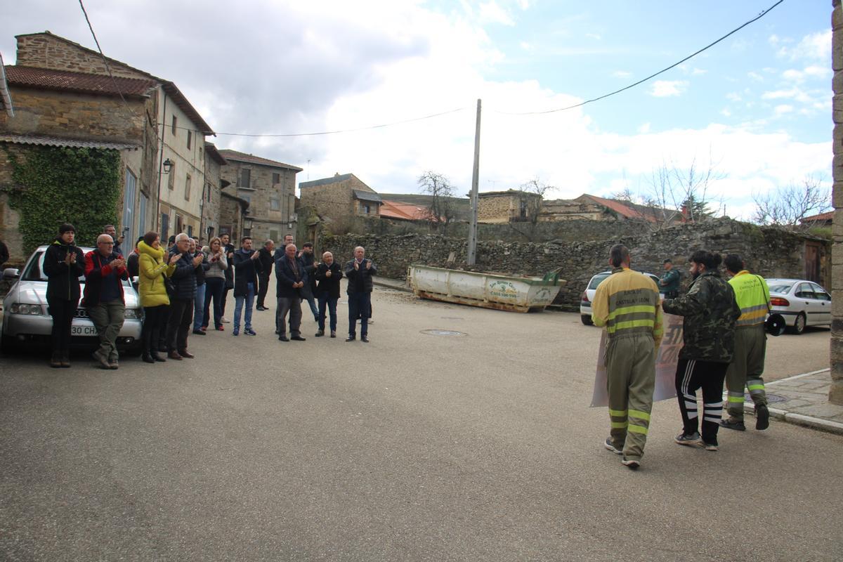 Los bomberos forestales reivindican un operativo fijo todo el año en una marcha de Molezuelas a Villarciervos