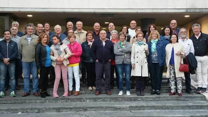 Foto de grupo de familiares y solidarios con el síndrome de Rett.