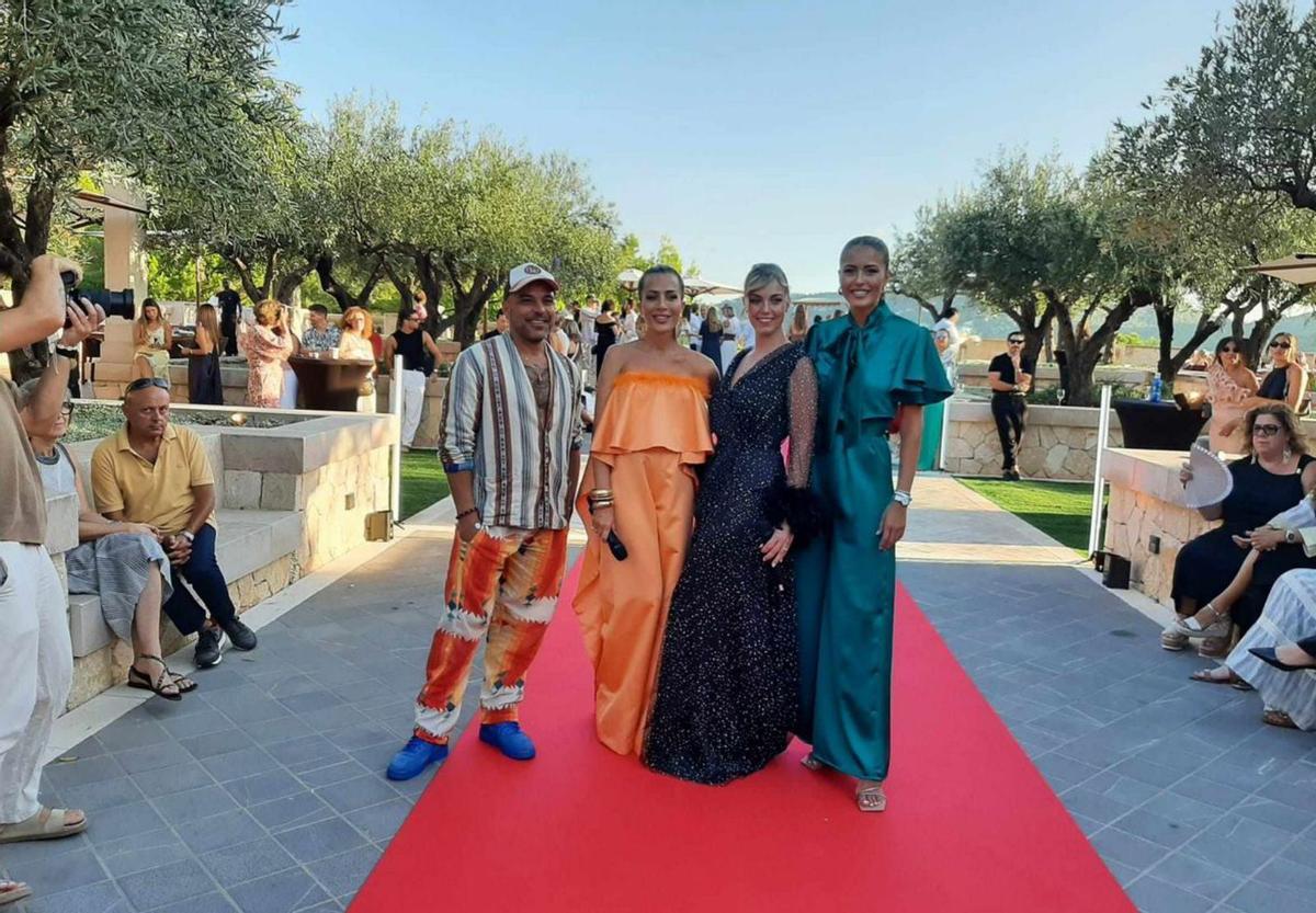 Los diseñadores junto a Martina Benvenutto y María Mir. | M. T.