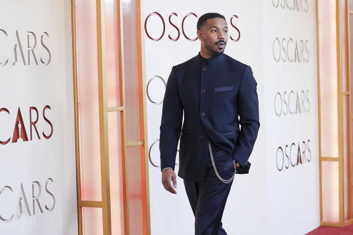 LOS ANGELES (United States), 16/03/2026.- US actor Michael B. Jordan arrives on the red carpet ahead of the 98th annual Academy Awards ceremony at the Dolby Theatre in the Hollywood neighborhood of Los Angeles, California, USA, 15 March 2026. The Oscars are presented for outstanding individual or collective efforts in filmmaking in 24 categories. (Jordania) EFE/EPA/RYAN SUN