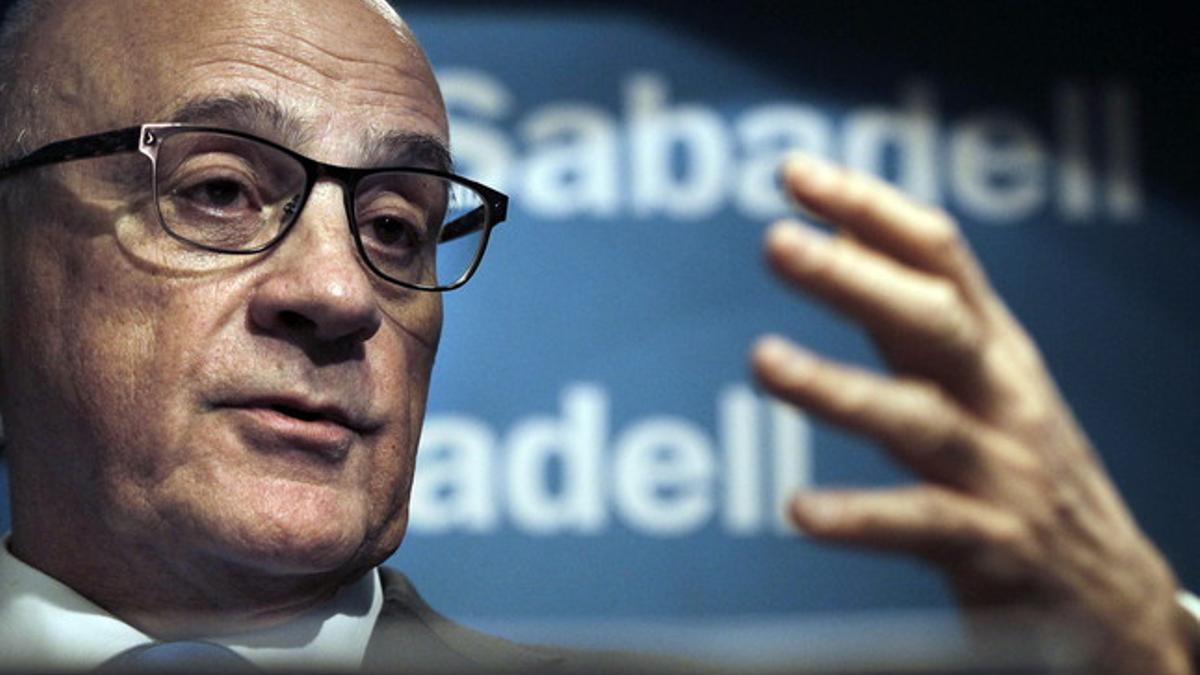 El presidente de Banco Sabadell, Josep Oliu, durante la rueda de prensa de presentación de los resultados del banco.