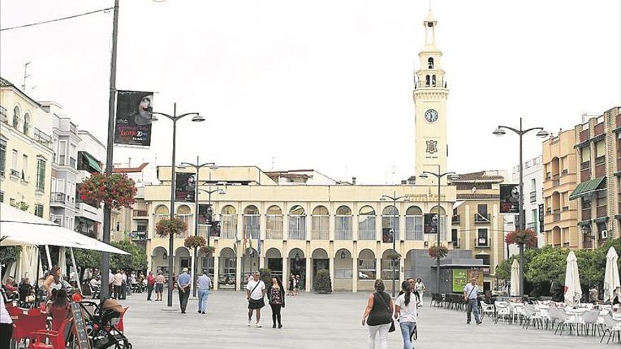 El Ayuntamiento no subirá el agua ni bajará el IBI de cara al próximo año