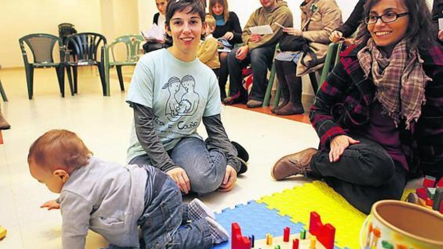 Noelia Prieto, en el centro, durante la sesión de ayer en A Estrada.  // Bernabé/Luismy