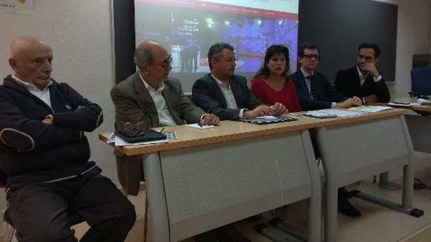 Fernando Navarrete, Andrés Armas, José Rúas, Raquel Rodríguez, José Antonio Ruiz y Xaime Arias, ayer, en Madrid.
