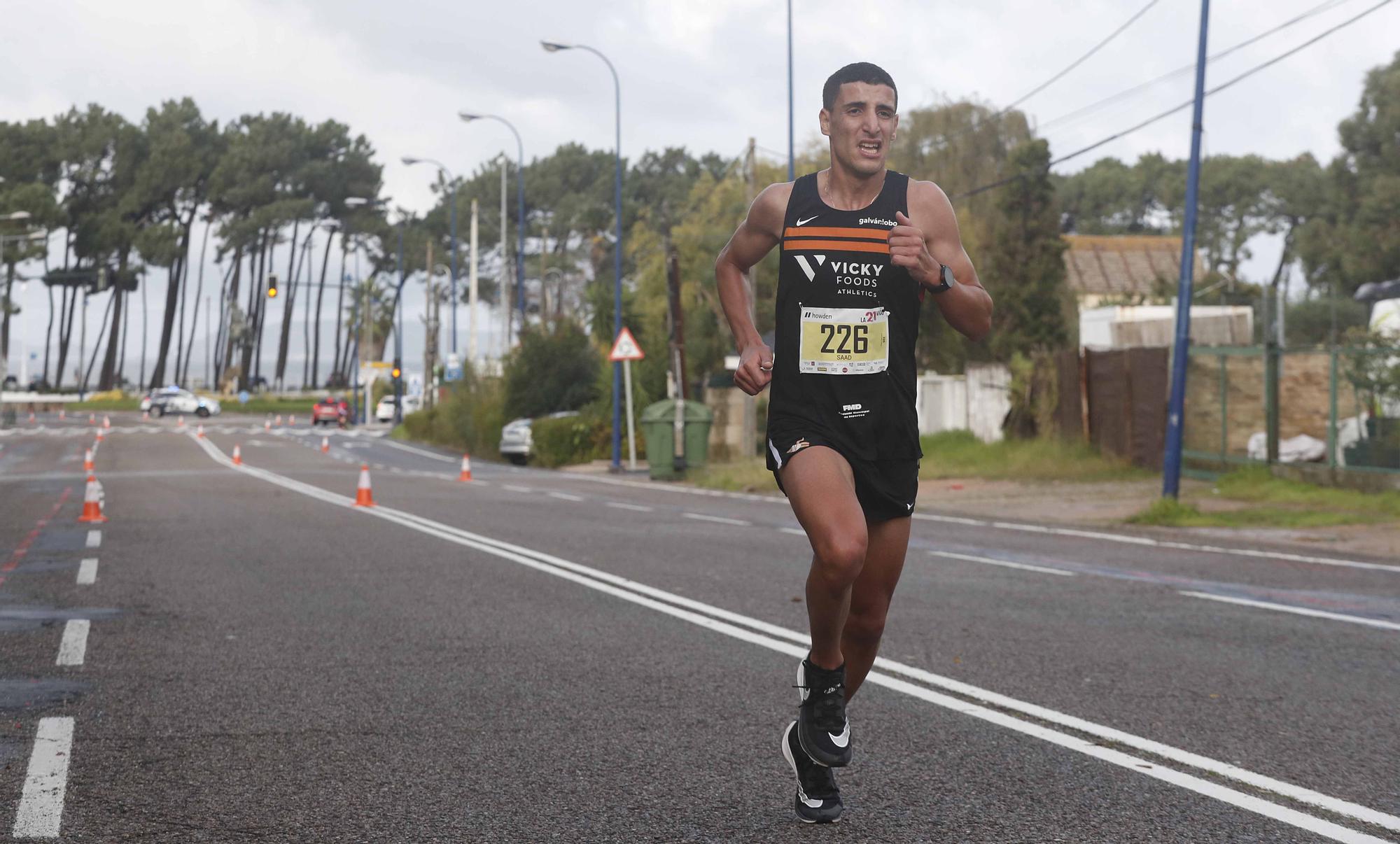 Saad Slimani y Esther Valiño conquistan la Medio Maratón de Vigo