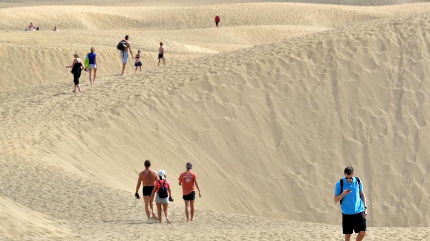 Un tiktoker defiende a Canarias de las críticas: “Ni Maspalomas es solo arena, ni el Teide una roca”