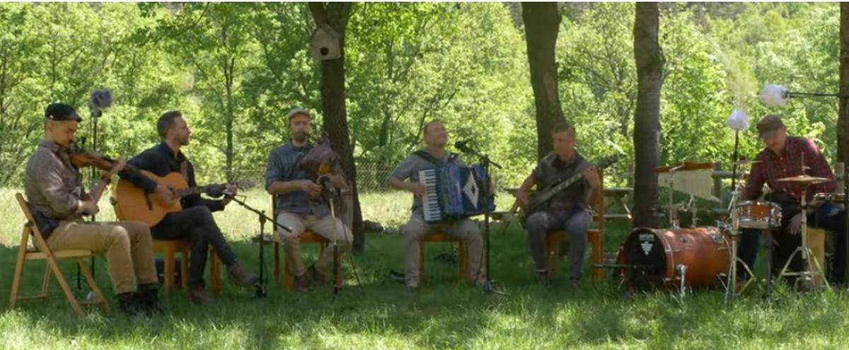 La banda aragonesa durante su concierto en el Pirineo.