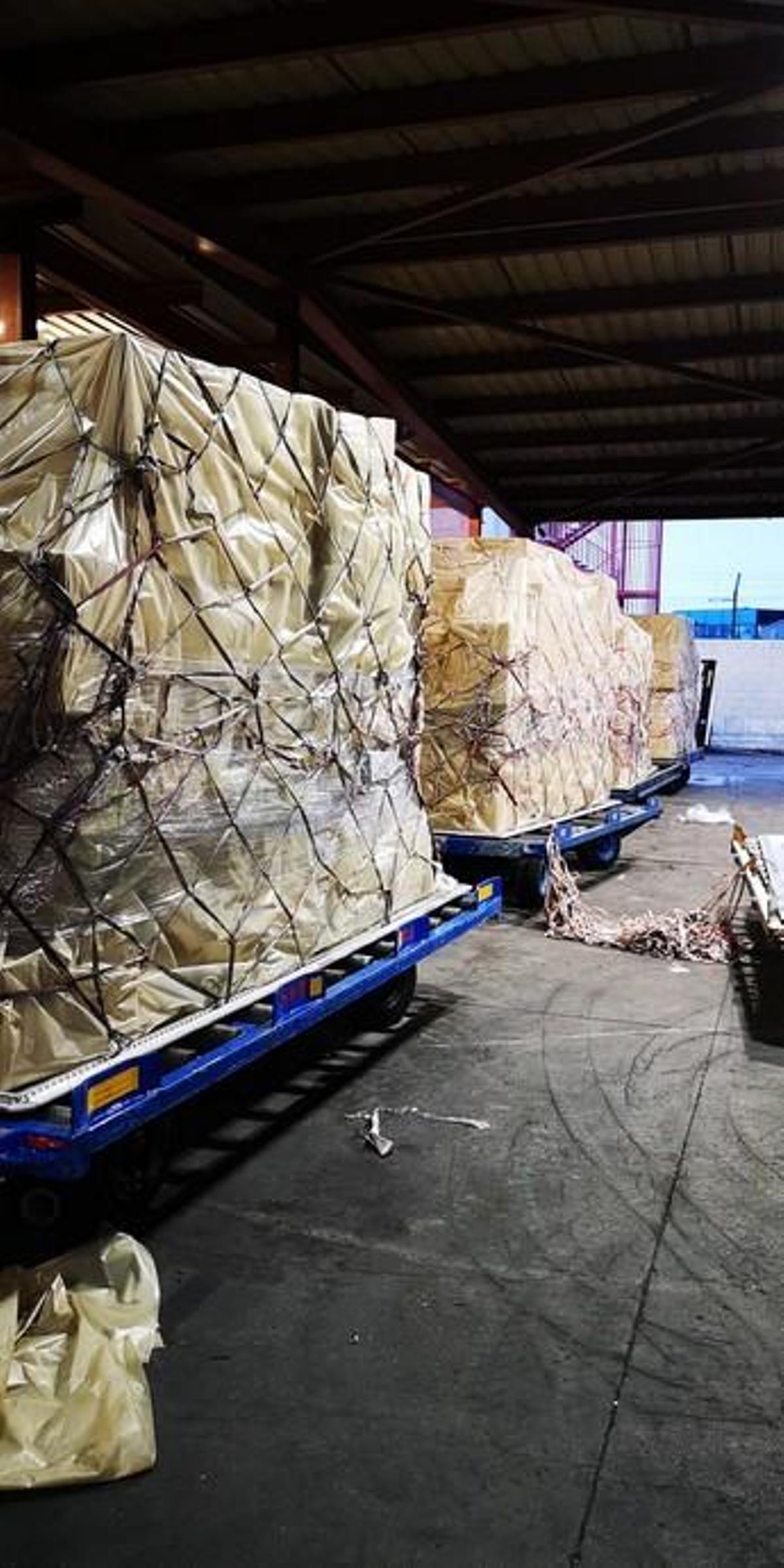Coronavirus en Canarias | Llegada de mascarillas y kits de diagnóstico