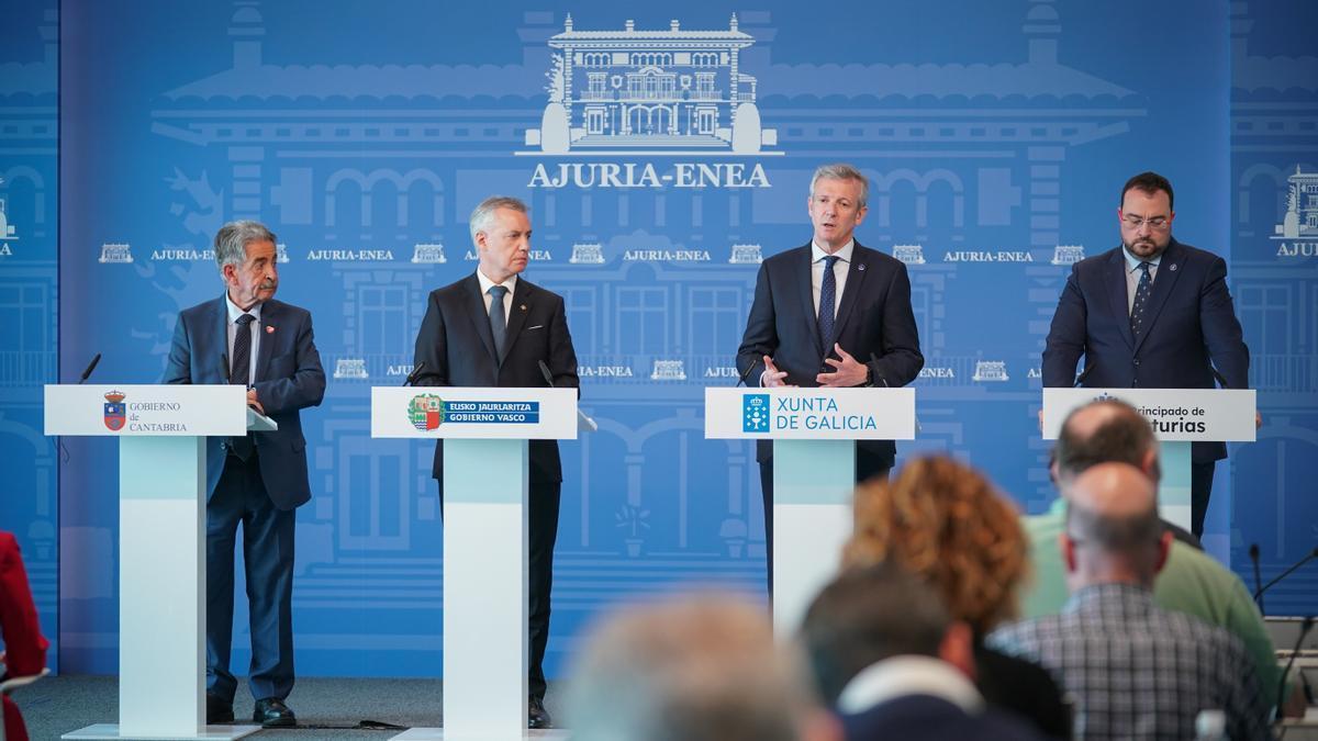 Rueda de prensa de los cuatro líderes autonómicos en Vitoria