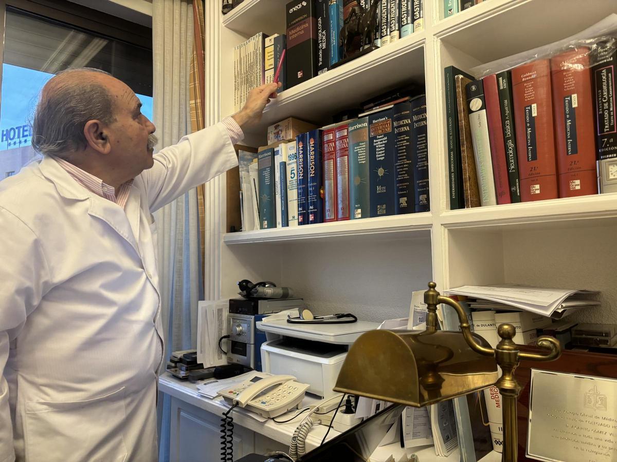 Gómez Villa, en su consulta.