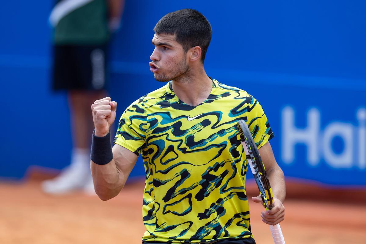 El jugador español Carlos Alcaraz gana el partido de octavos de final del Barcelona Open Banc Sabadell 2023 ante Roberto Bautista Agut