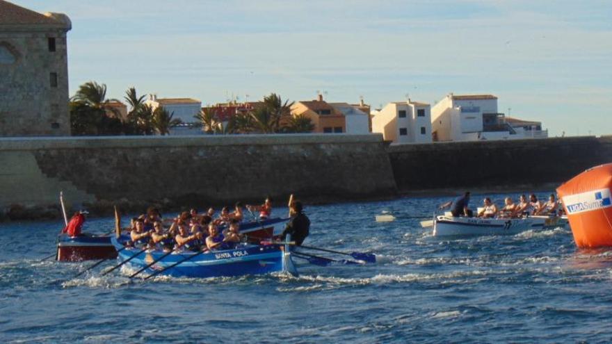 Los faluchos llegando a la isla de Tabarca