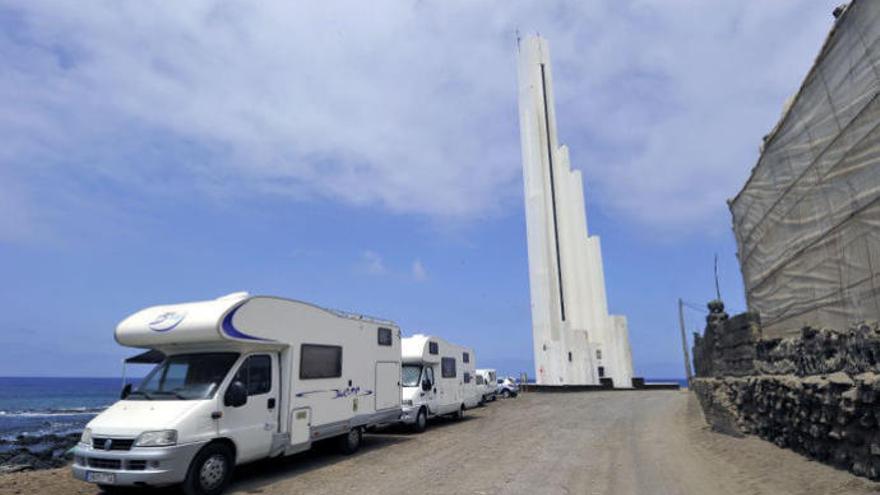 Imagen de archivo de autocaravanas en Tenerife.