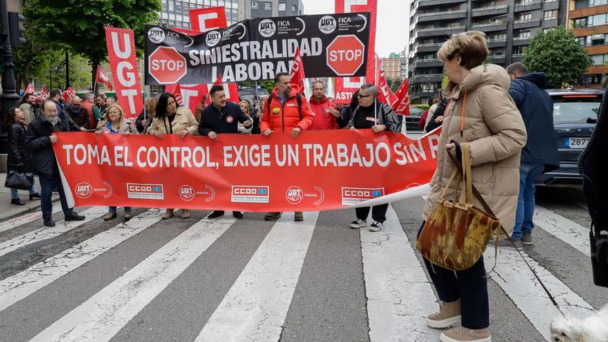 Manifestación en Oviedo para exigir medidas ante la siniestralidad laboral